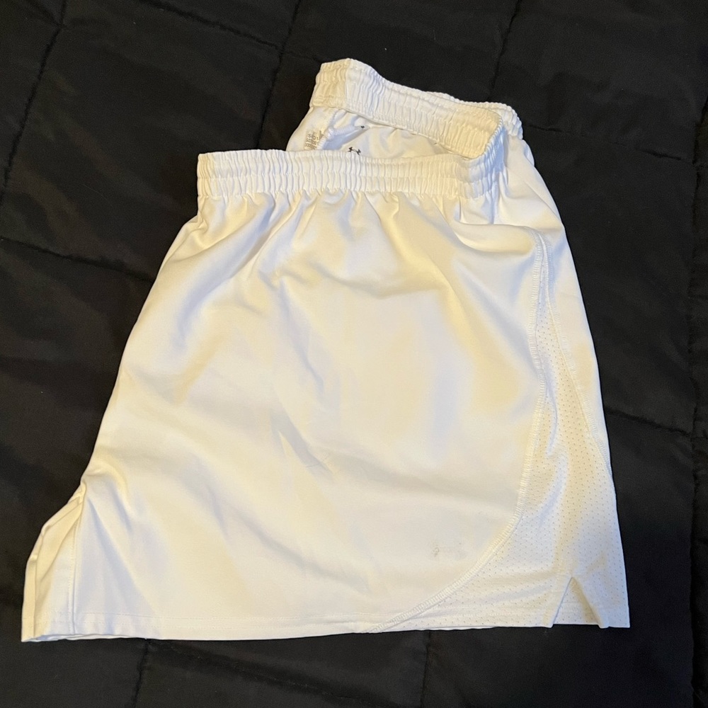 Size XL under armor shorts